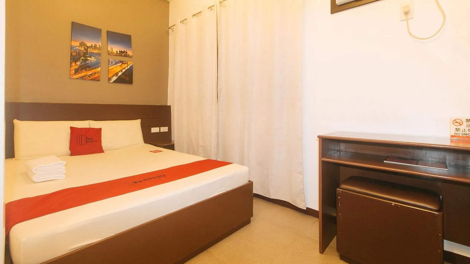 Reddoorz At Traveler Inn Matina Davao
